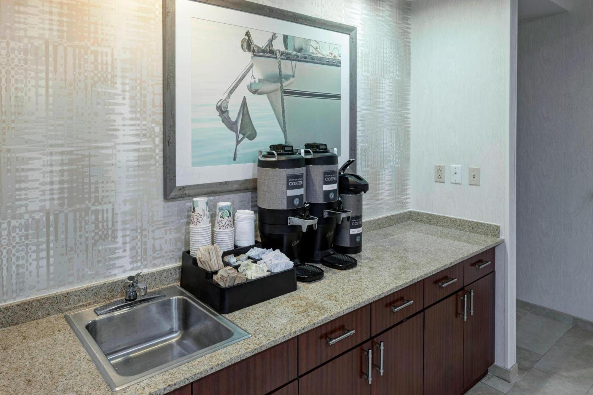 Courtyard Virginia Beach Oceanfront/South Екстериор снимка