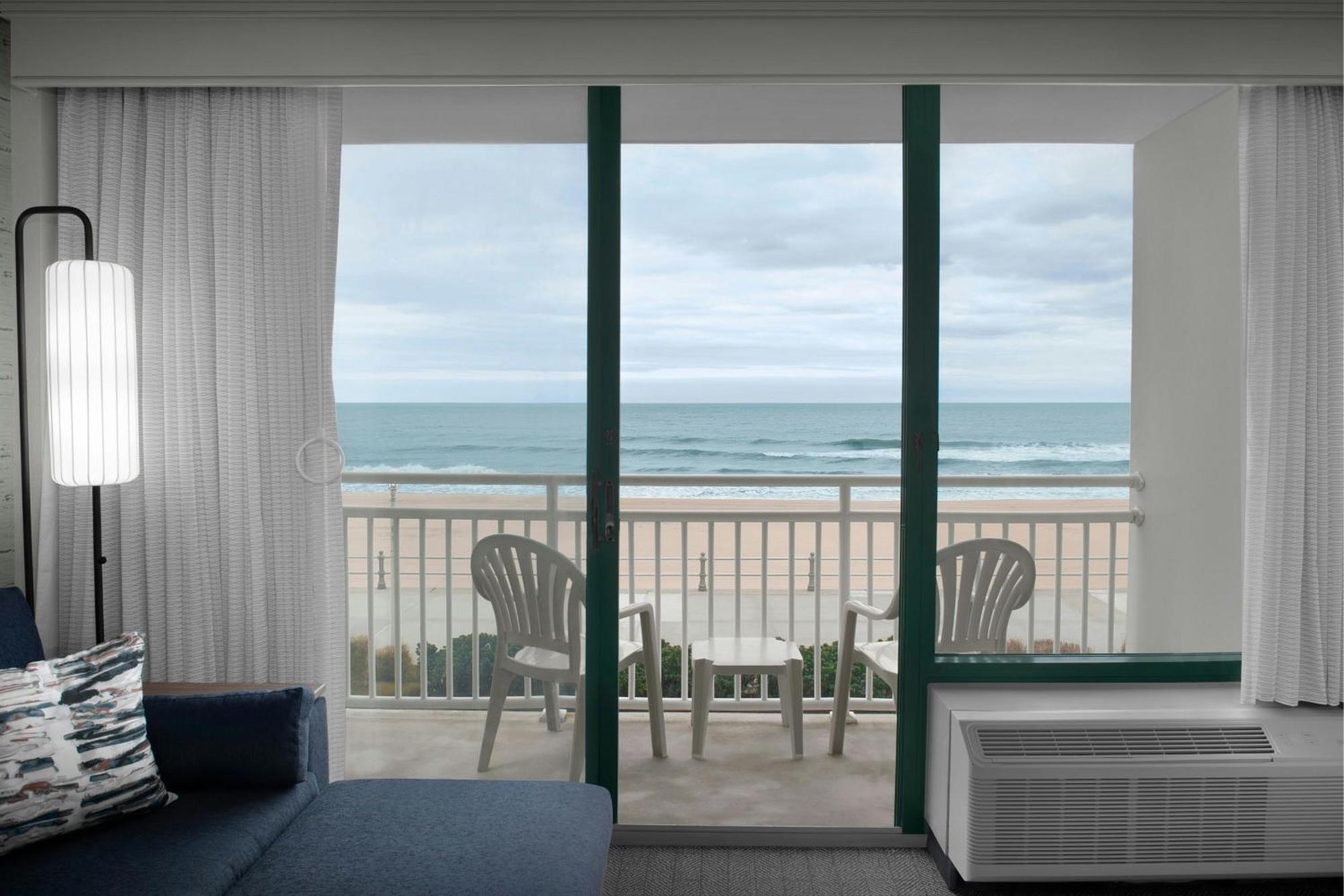 Courtyard Virginia Beach Oceanfront/South Екстериор снимка